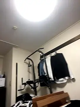 Snapshot of YU-KI00 chatting on 11/08/25, 10:37 YU-KI00 online show from 11/08/25, 10:37