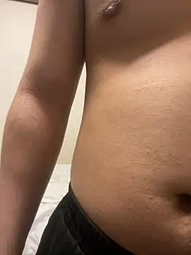 YU-KI00 online show from 11/18/25, 12:42