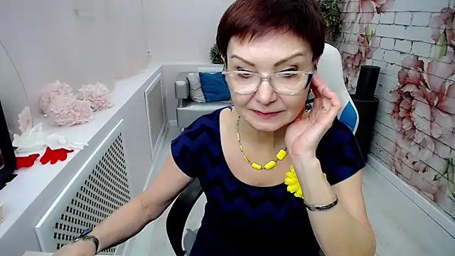 Snapshot of Cutie_Asya chatting on 01/27/25, 11:32 Cutie Asya online show from 01/27/25, 11:32