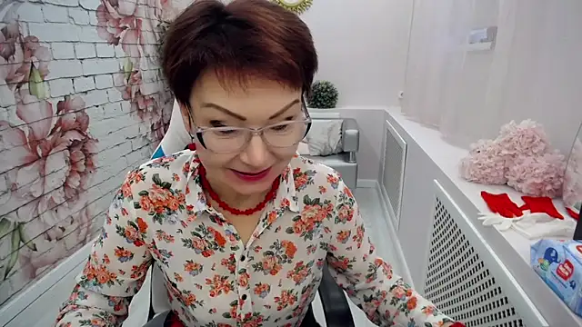 Snapshot of Cutie_Asya chatting on 02/24/25, 04:38 Cutie Asya online show from 02/24/25, 04:38