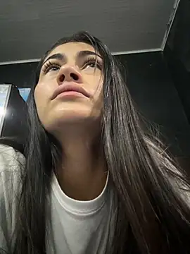 Snapshot of emilie_xx_ chatting on 09/20/25, 01:01 emilie xx online show from 09/20/25, 01:01