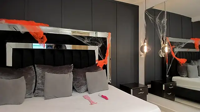 Snapshot of emilie_xx_ chatting on 10/27/25, 09:30 emilie xx online show from 10/27/25, 09:30