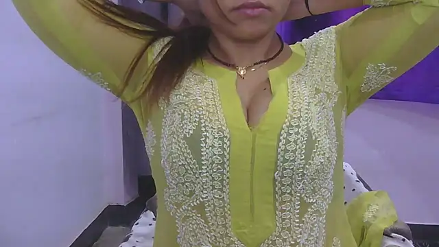 cutie-taara online show from 12/01/25, 03:22