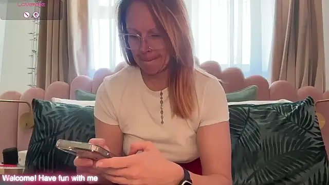 MelodyRoseUk online show from 04/11/26, 01:04