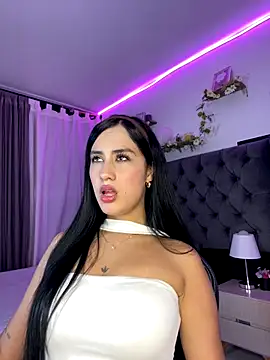 Amiirra  online show from 11/11/25, 04:01