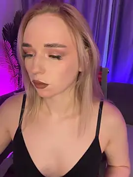 Snapshot of Eva_Millss chatting on 01/05/25, 01:04 Eva Millss online show from 01/05/25, 01:04