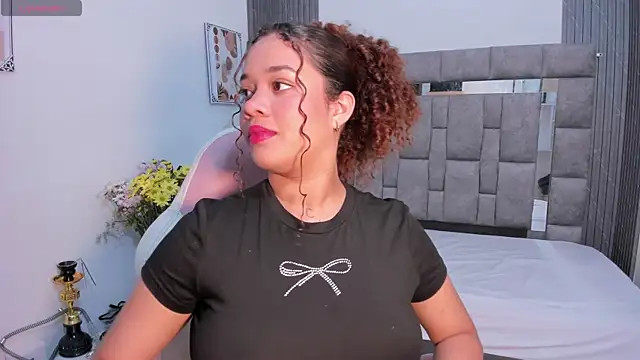 zulyjones online show from 11/18/25, 01:04