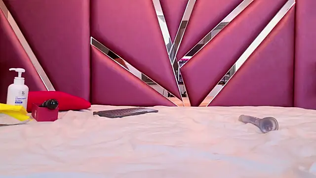 Snapshot of RebecaRelish chatting on 02/06/25, 06:51 RebecaRelish online show from 02/06/25, 06:51