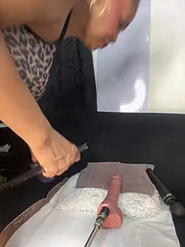 chiquimaturesexy online show from 02/11/26, 09:42