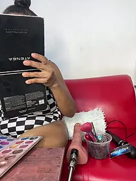 Snapshot of chiquimaturesexy chatting on 07/17/26, 10:03 chiquimaturesexy online show from 07/17/26, 10:03