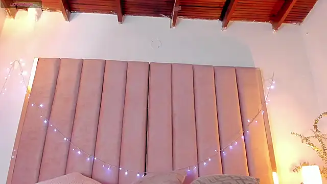 VICTORIA RASH online show from 01/17/25, 09:39