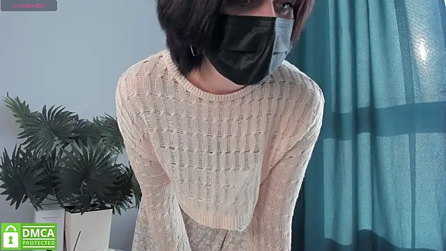 Snapshot of Emmi_Flowers chatting on 09/19/25, 10:16 Emmi Flowers online show from 09/19/25, 10:16