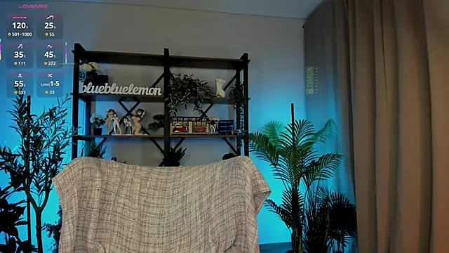 careful i bite nya online show from 09/30/25, 01:16