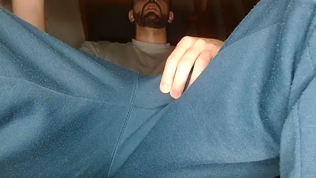 Snapshot of nass21cmm chatting on 02/19/26, 04:41 nass21cmm online show from 02/19/26, 04:41