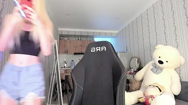 Velvetsky 1 online show from 02/15/26, 04:03