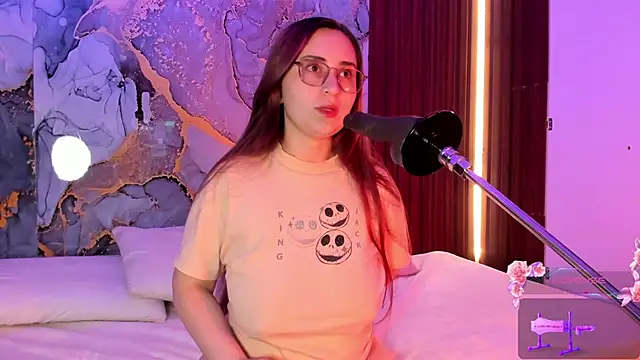 centaurigirl online show from 09/23/25, 04:26