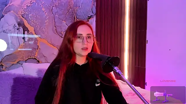 centaurigirl online show from 12/21/25, 04:41