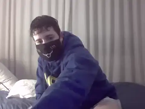 Snapshot of Your_femboy24 chatting on 12/02/24, 09:39 Your femboy24 online show from 12/02/24, 09:39