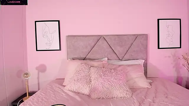 Emilyh  online show from 11/24/25, 10:48