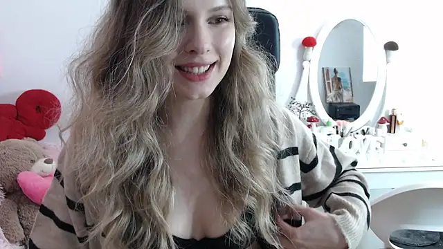 Snapshot of _sweettreat chatting on 09/13/25, 11:48  sweettreat online show from 09/13/25, 11:48