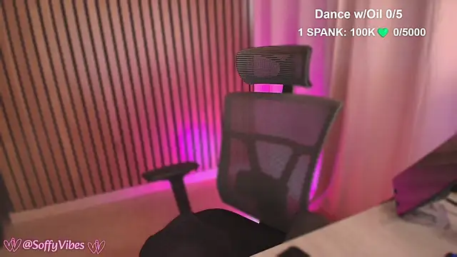 Snapshot of soffyvibes- chatting on 11/02/25, 09:50 soffyvibes- online show from 11/02/25, 09:50