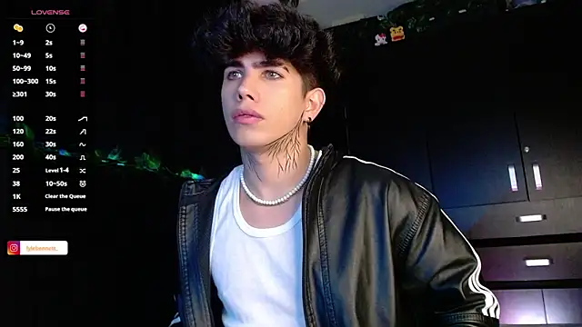 LyleBennett  online show from 12/19/24, 11:50