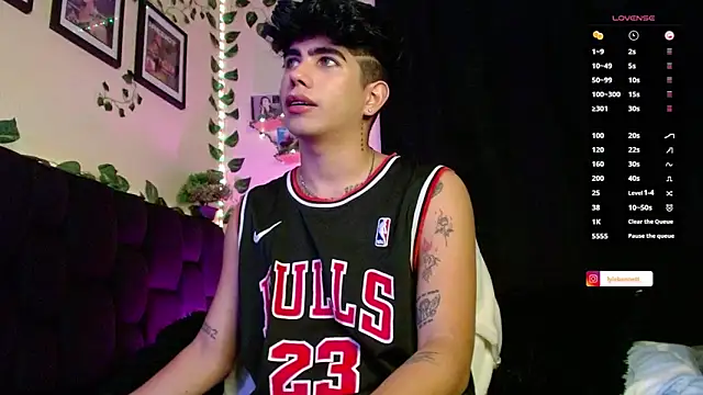 LyleBennett  online show from 02/14/25, 10:28