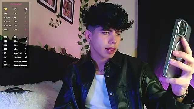 LyleBennett  online show from 03/22/25, 10:49