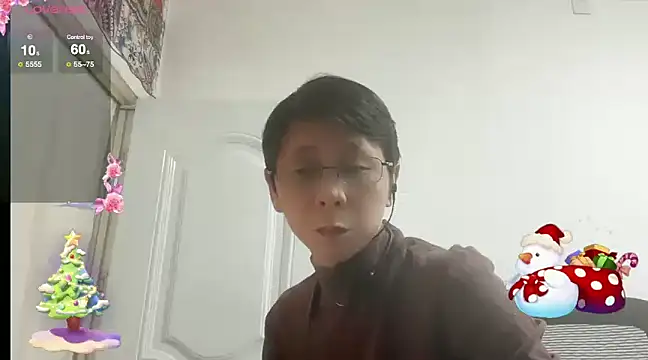 Snapshot of TGH521 chatting on 12/25/24, 02:03 TGH521 online show from 12/25/24, 02:03