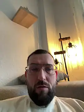 Snapshot of _Haptic_ chatting on 01/10/25, 08:07 Haptic online show from 01/10/25, 08:07