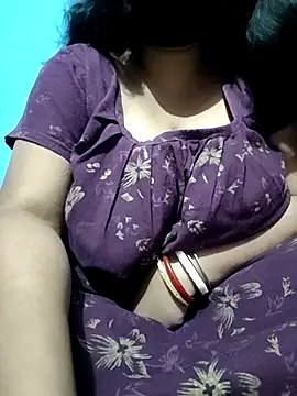 Snapshot of BERRY_00 chatting on 02/11/26, 10:31 BERRY 00 online show from 02/11/26, 10:31