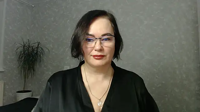 Nora Star online show from 09/10/25, 08:42