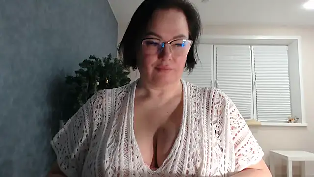 Nora Star online show from 11/21/25, 06:50