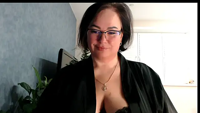 Nora Star online show from 12/21/25, 06:59