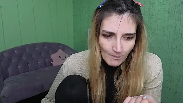 Nika Kitten online show from 12/19/25, 09:27