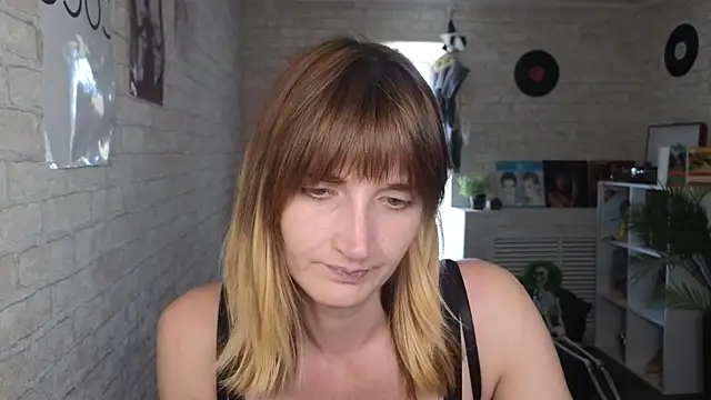 Snapshot of Nika_Kitten chatting on 05/05/26, 11:07 Nika Kitten online show from 05/05/26, 11:07