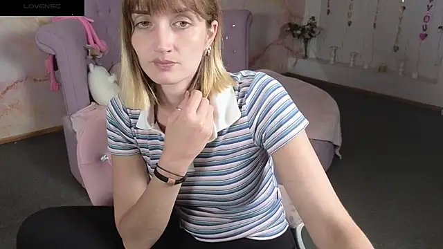Snapshot of Nika_Kitten chatting on 06/04/26, 06:30 Nika Kitten online show from 06/04/26, 06:30