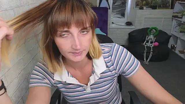 Snapshot of Nika_Kitten chatting on 06/08/26, 06:25 Nika Kitten online show from 06/08/26, 06:25