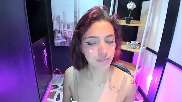 AlliceRosero online show from 12/10/24, 04:45