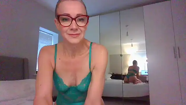 ELEGANT-ARIA36 online show from 12/18/24, 11:13