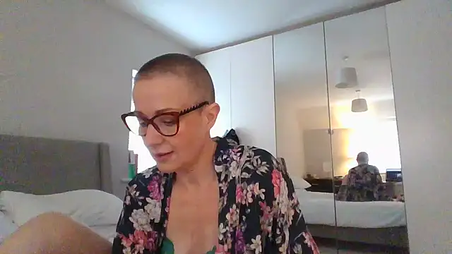 ELEGANT-ARIA36 online show from 02/05/25, 09:46