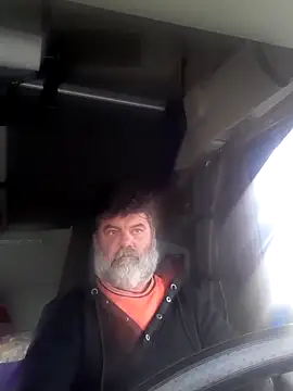 Snapshot of Billy72 chatting on 12/12/24, 01:39 Billy72 online show from 12/12/24, 01:39
