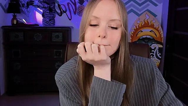 VivienLeeigh online show from 02/23/25, 06:23