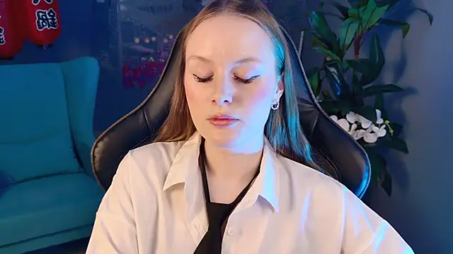 VivienLeeigh online show from 11/10/25, 10:14