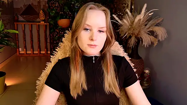 VivienLeeigh online show from 05/15/26, 05:47