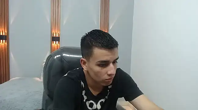 hot boy x18 online show from 12/01/24, 10:53