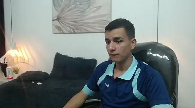 hot boy x18 online show from 12/03/24, 10:40