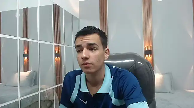 hot boy x18 online show from 12/11/24, 12:44