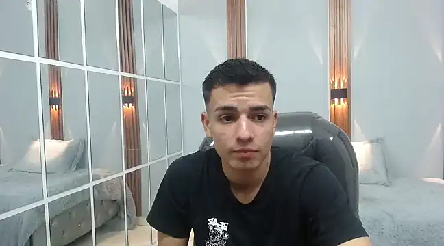 hot boy x18 online show from 12/12/24, 10:42