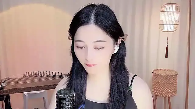 Snapshot of Tian-xin-999 chatting on 06/06/26, 04:23 Tian-xin-999 online show from 06/06/26, 04:23